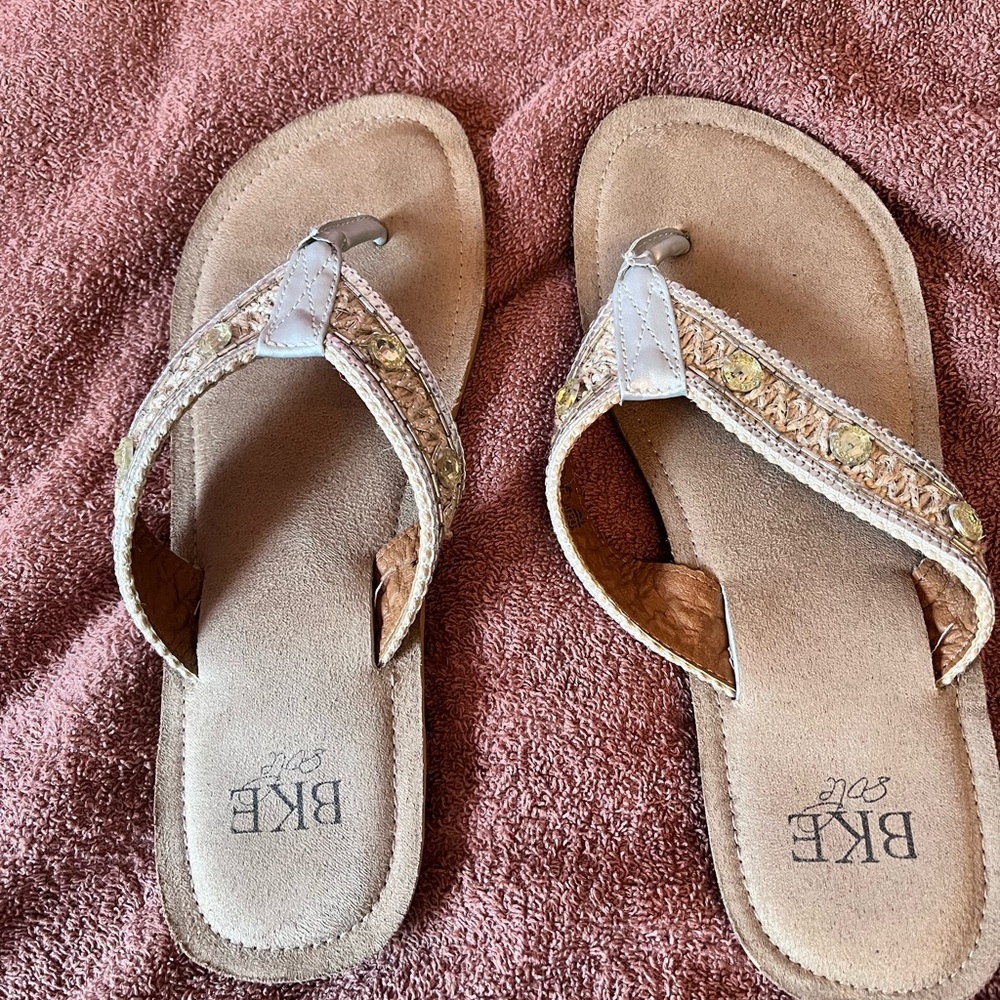 BKE womens sandles_dressy Flip Flops